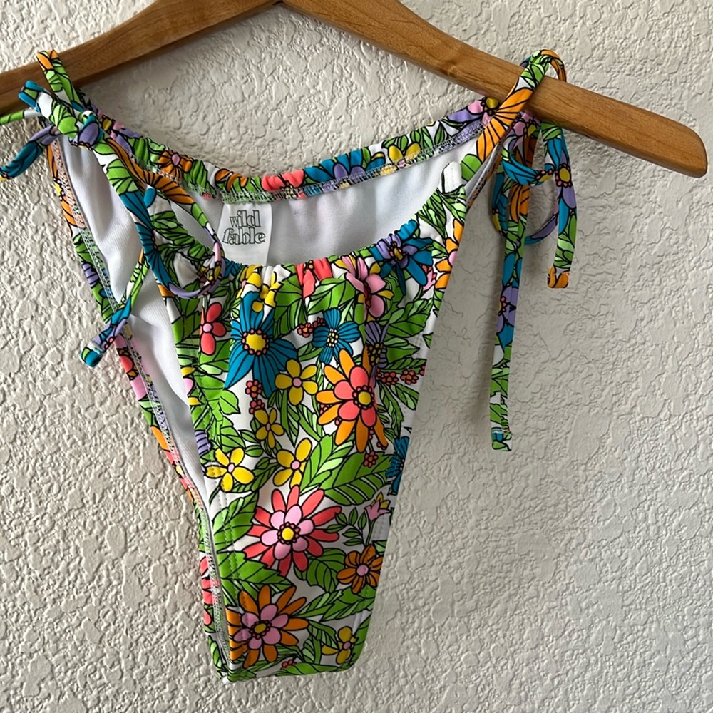 Women’s bikini bottom